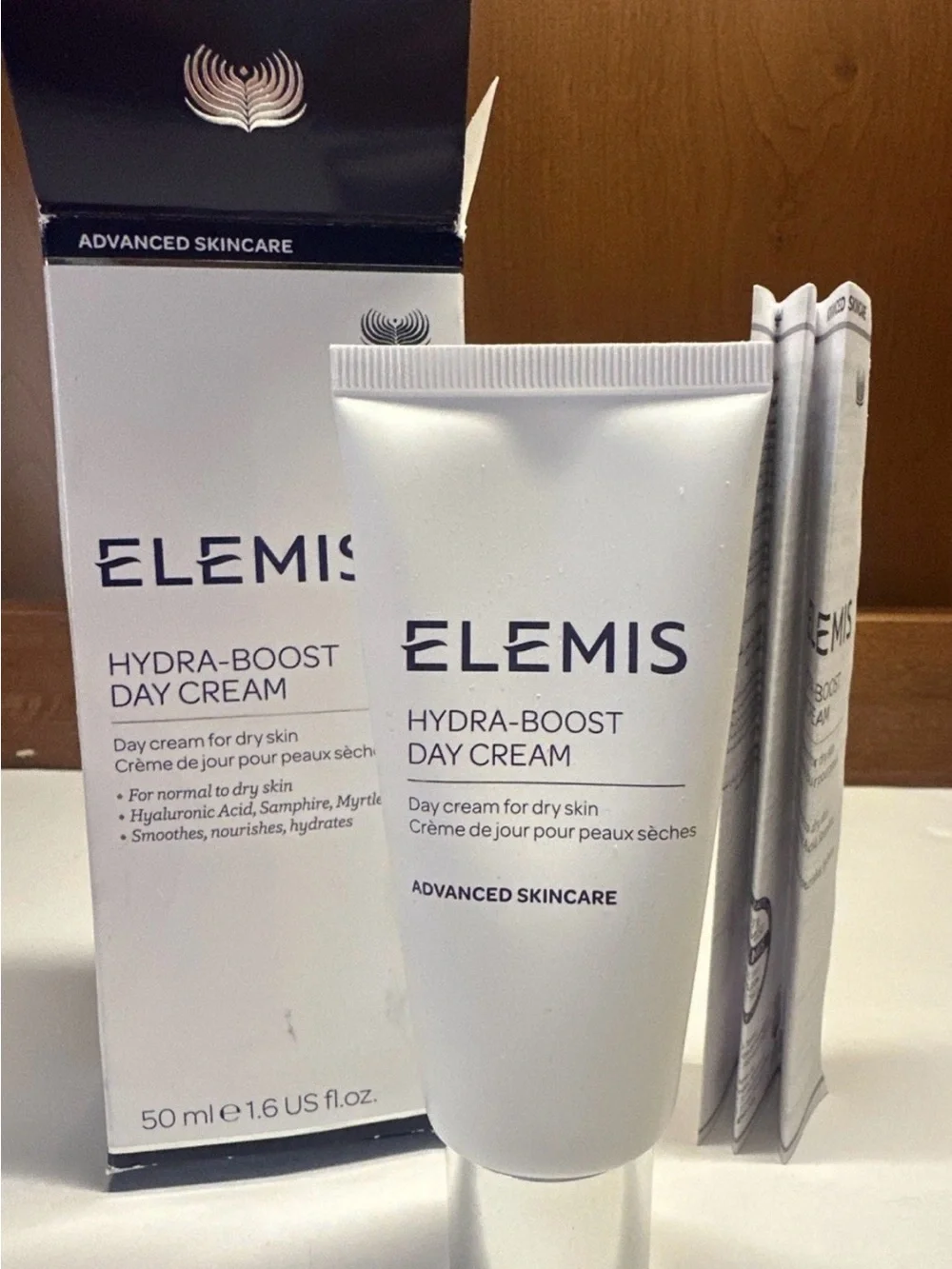 ELEMIS Hydra-Boost Day Cream — White & Black